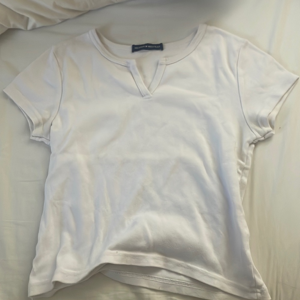 Brandy Melville v notch top white